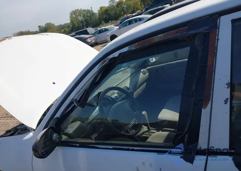 1999 Chevrolet Prizm из США, поврежденный, VIN 1Y1SK5489XZ415562